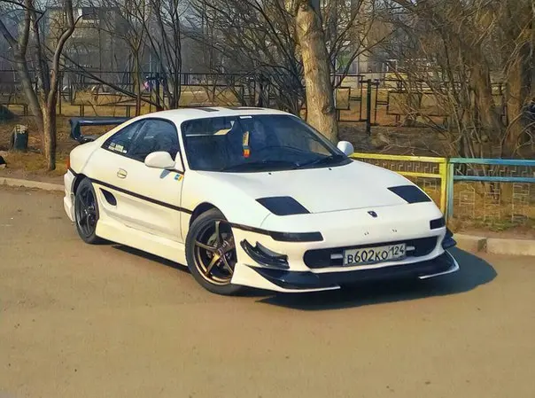 Накладка Trust на передний бампер для Toyota SW20 MR2